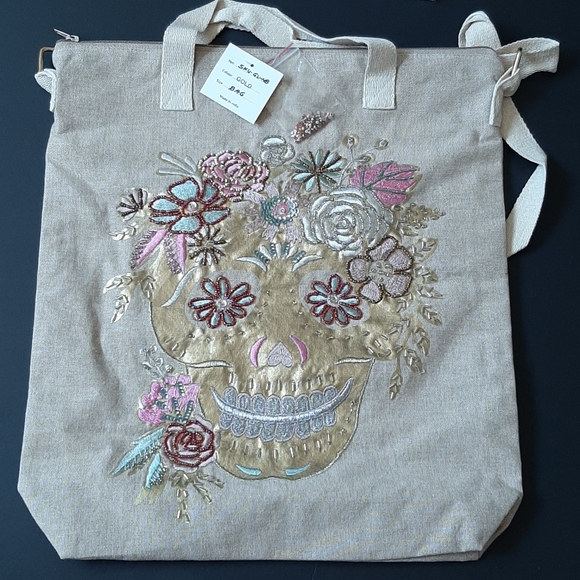 k&k Accessories - Women's cross body over the shoulder skull bag